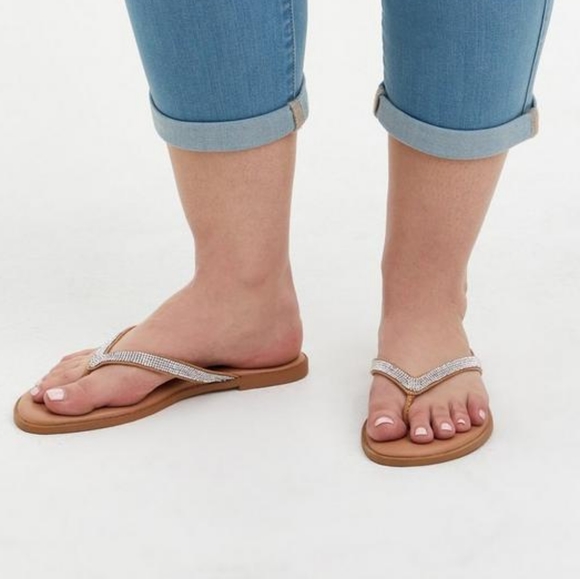 ๐ฃTORRID Clear Rhinestone Sunnie Flip Flops Reasonal Priced - Picture 2 of 15